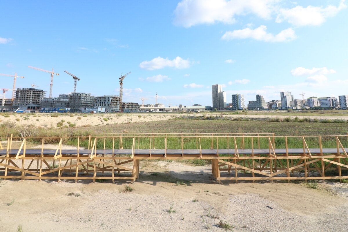 Reinhold Zisser: Lavka-Notgalerie with introduction of the art intervention by David Přílučík